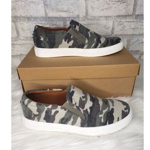 Steve Madden Amplify Camouflage